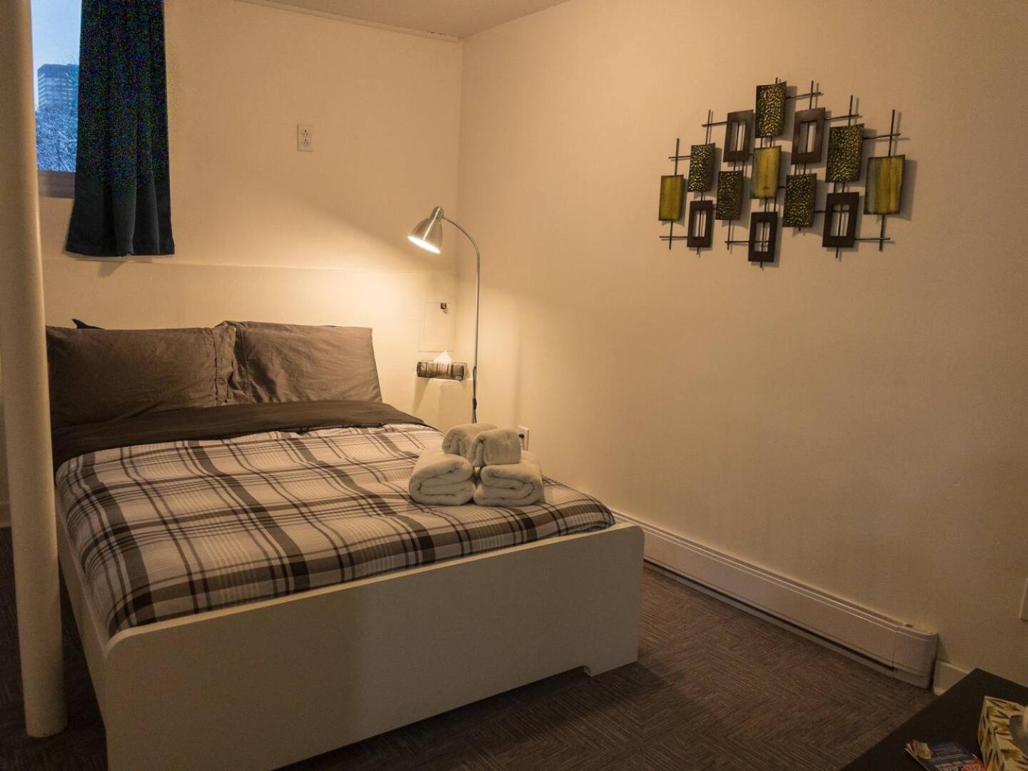Heart Of Mtr For Memerable Experiance 2 Backyard 7Minmetro Fully Renovated & Equipped مونتريال المظهر الخارجي الصورة