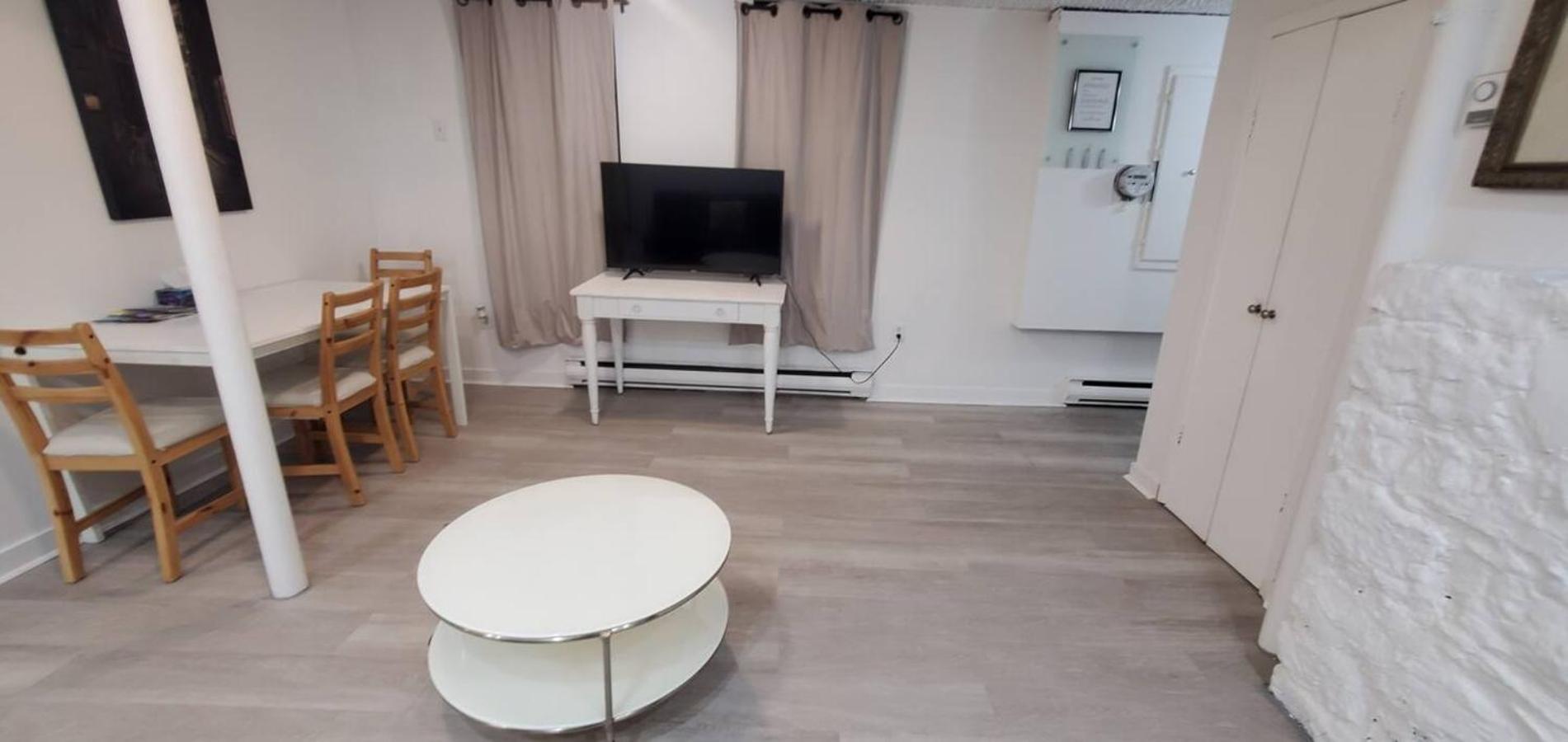 Heart Of Mtr For Memerable Experiance 2 Backyard 7Minmetro Fully Renovated & Equipped مونتريال المظهر الخارجي الصورة